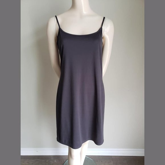 NWOT Cassis Belted Wrap Dress with matching slip - Picture 7 of 13